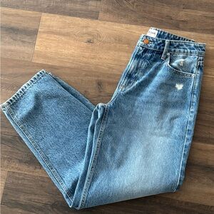 Like New sneak peek barrel jeans